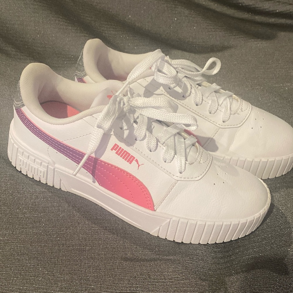 PUMA Tennis Shoes